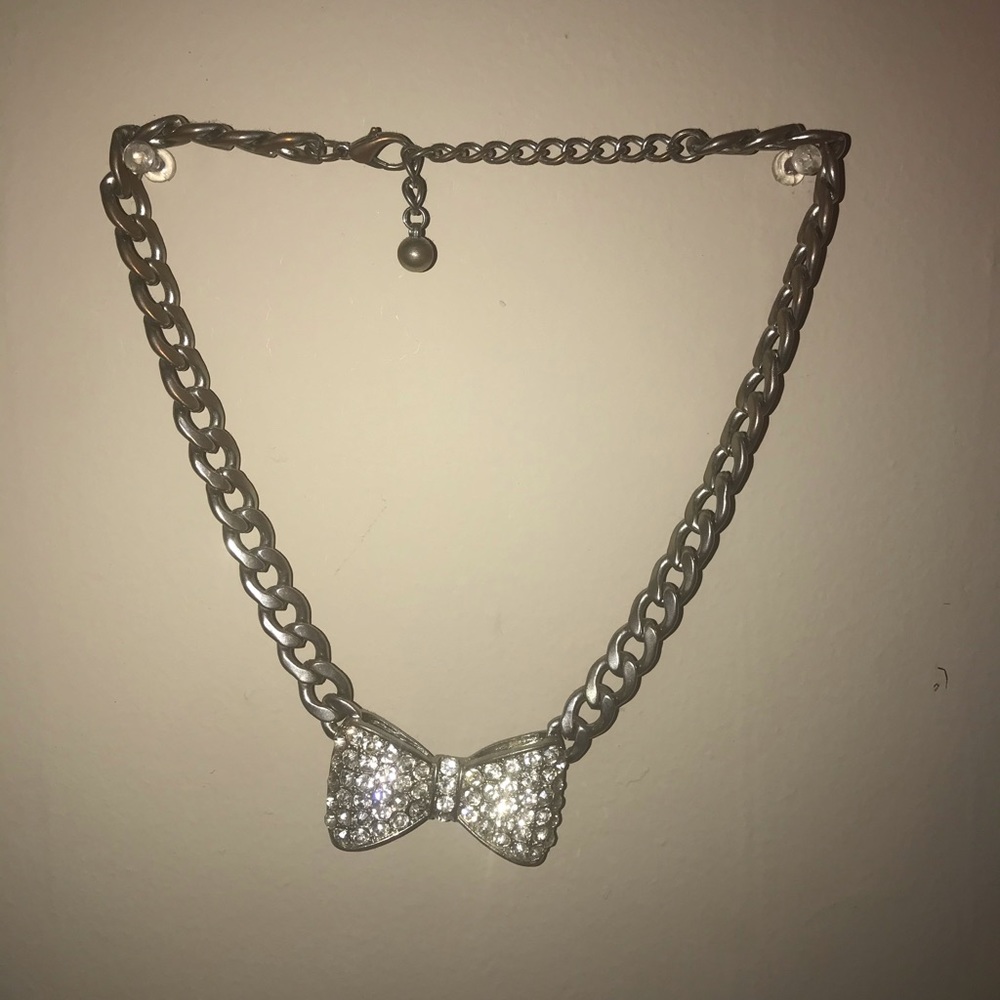 Bow necklace😎